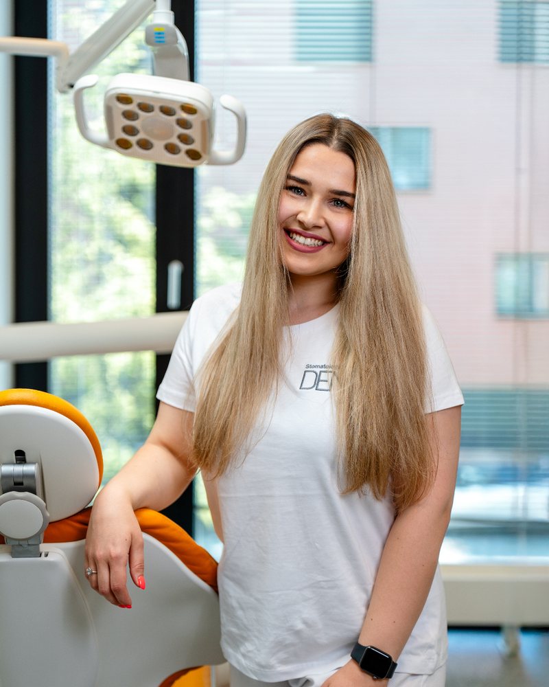 Natálie Fuchsová, DiS. — Dentální hygienistka v ordinaci Dentální hygiena PLUS Praha